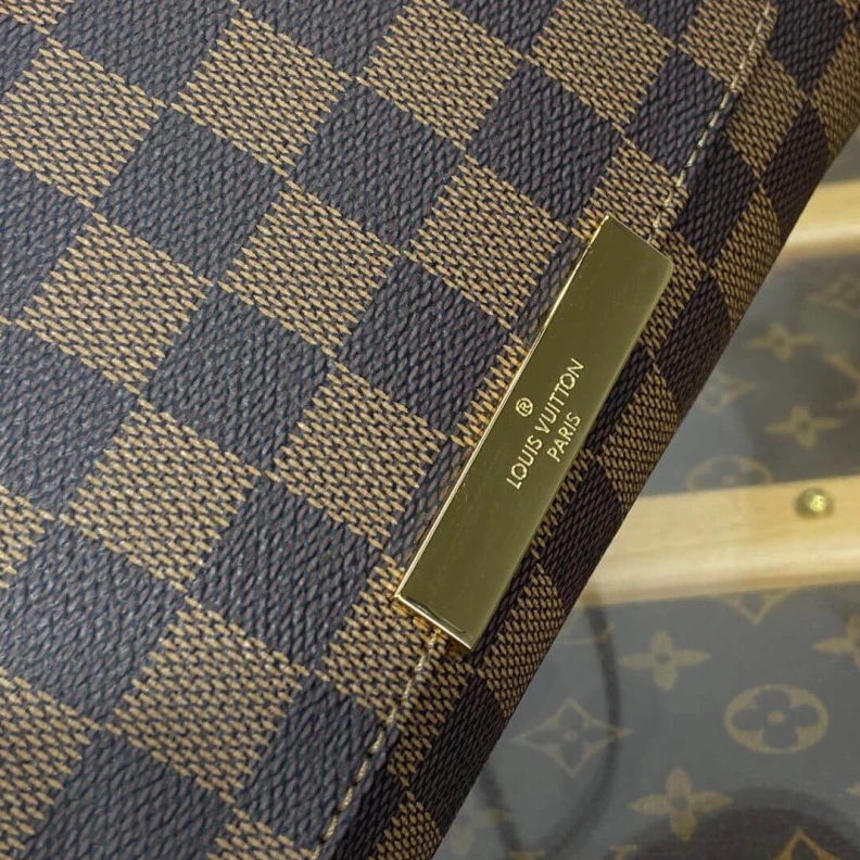 Louis vuitton locations Shiny gol LV Damier Ebene Canvas Favorite PM