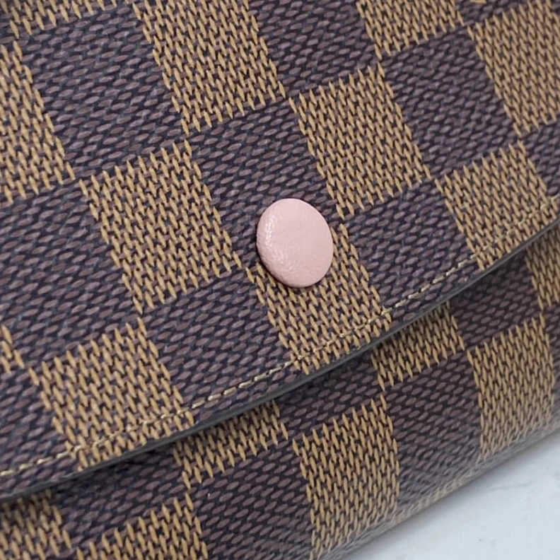 Mythick ru 4 credit Louis Vuitton Damier Ebene Emilie Wallet Pink