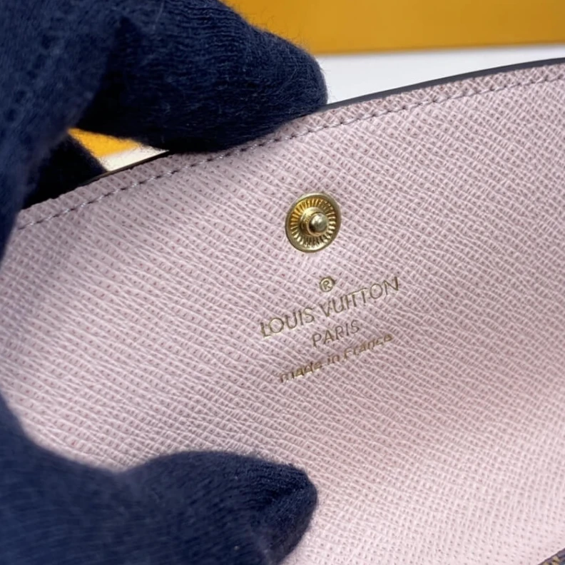 Mythick ru 4 credit Louis Vuitton Damier Ebene Emilie Wallet Pink