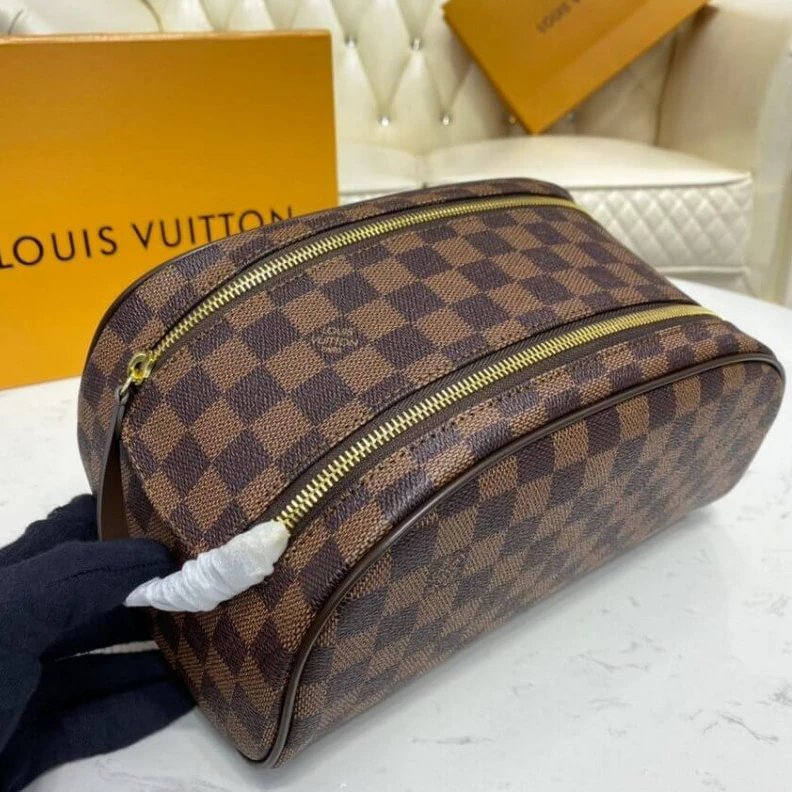Replica bags lv Double zi Louis Vuitton Damier Ebene King Size Toiletry Bag