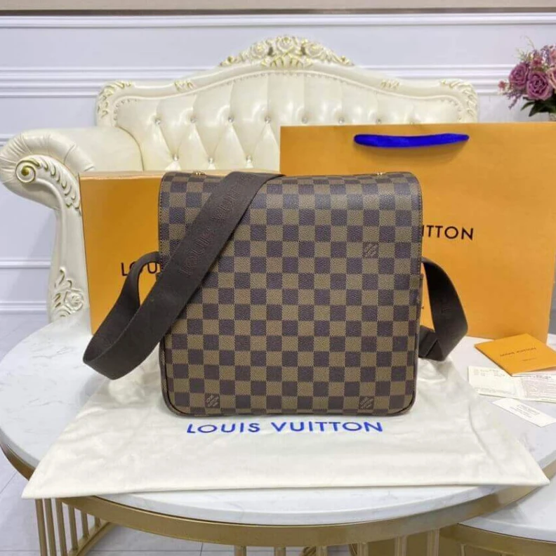 Replica bag This fully Louis Vuitton Damier Ebene Naviglio Messenger Bag