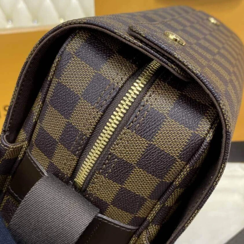 Replica bag This fully Louis Vuitton Damier Ebene Naviglio Messenger Bag