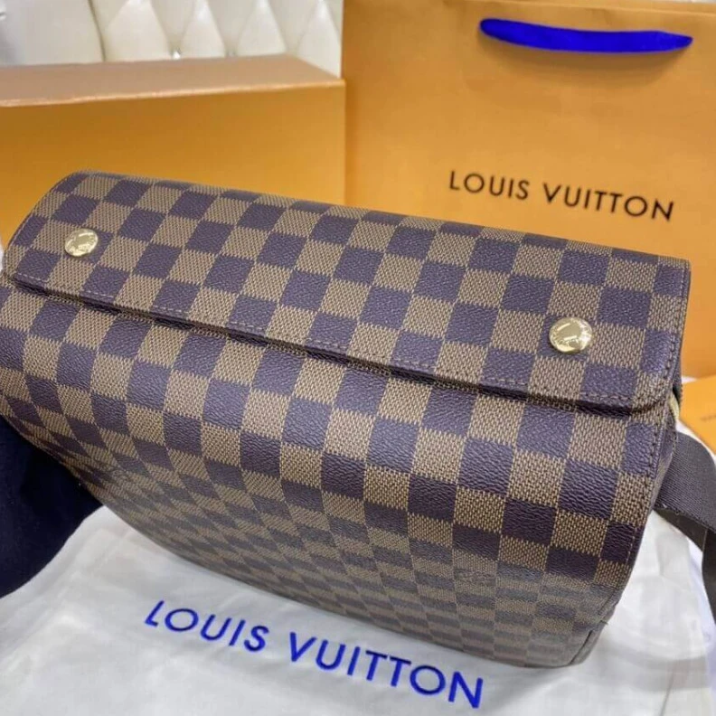 Replica bag This fully Louis Vuitton Damier Ebene Naviglio Messenger Bag