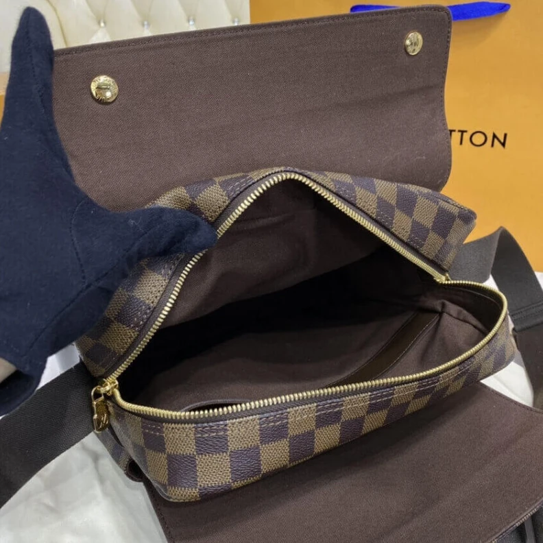 Replica bag This fully Louis Vuitton Damier Ebene Naviglio Messenger Bag