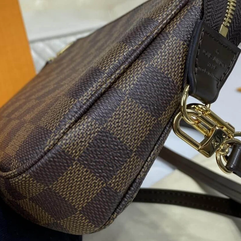 Mythick.ru Golden co Louis Vuitton Damier Ebene Pochette Accessoires