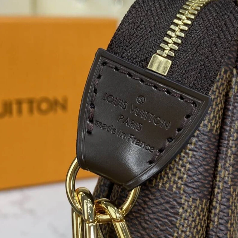 Mythick.ru Golden co Louis Vuitton Damier Ebene Pochette Accessoires