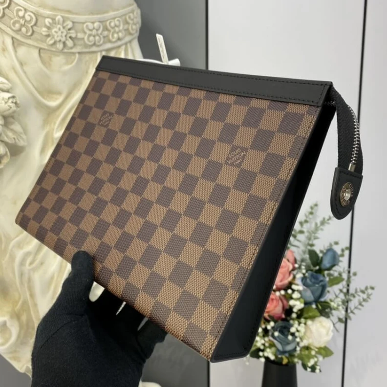 Mythick ru 6 interna LV Damier Ebene Pochette Voyage MM