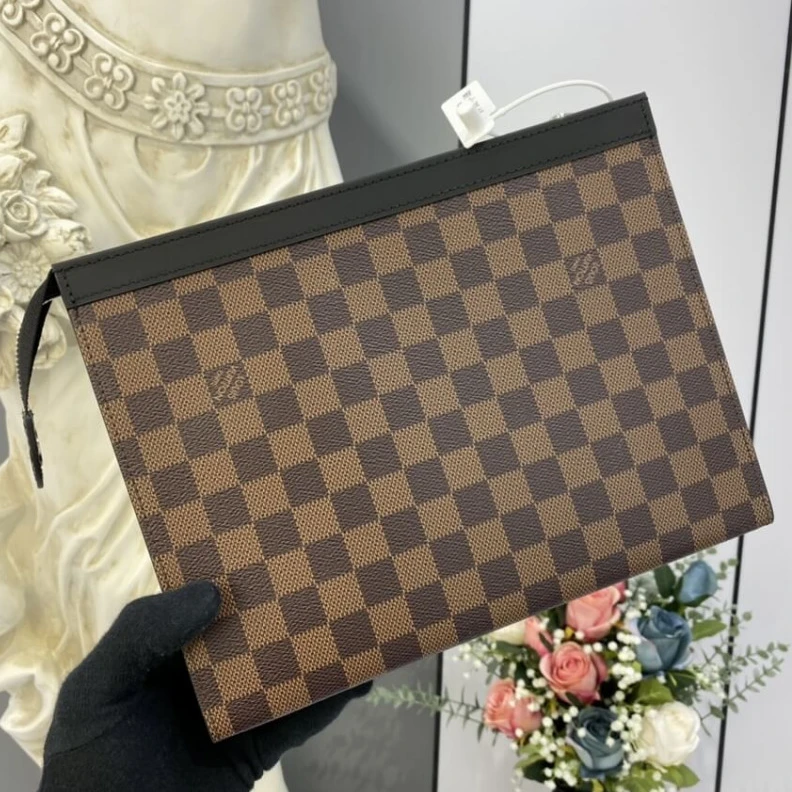 Mythick ru 6 interna LV Damier Ebene Pochette Voyage MM