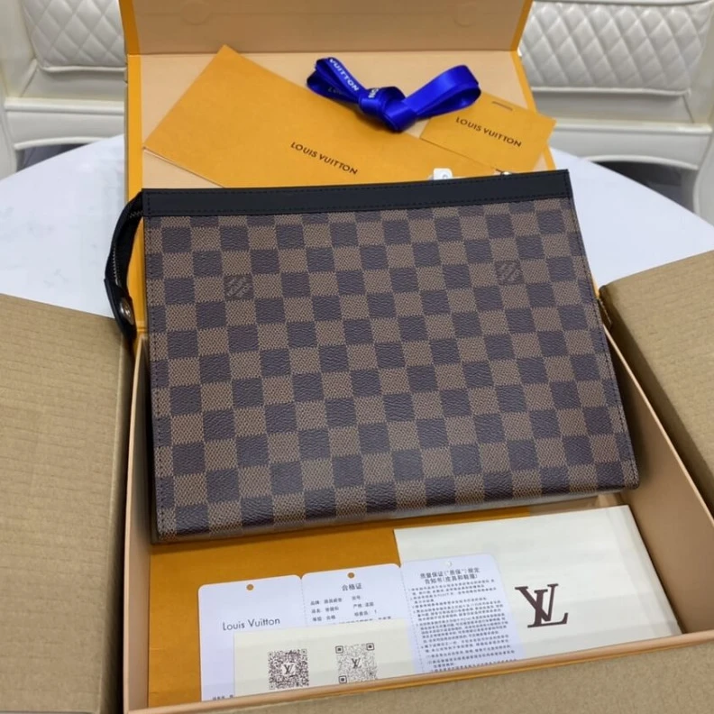 Mythick ru 6 interna LV Damier Ebene Pochette Voyage MM