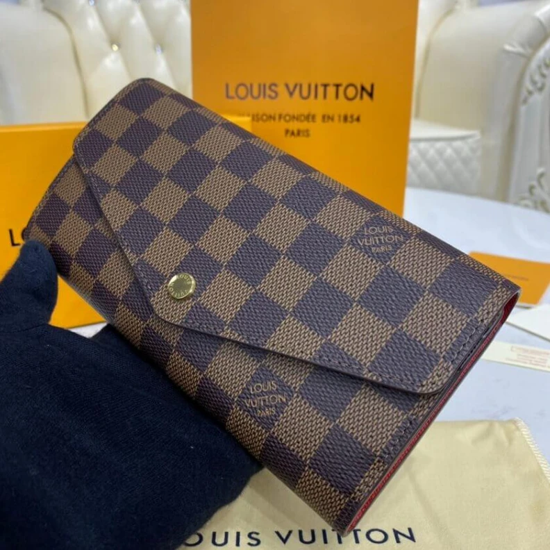 16 card s Louis Vuitton Damier Ebene Sarah Wallet Red