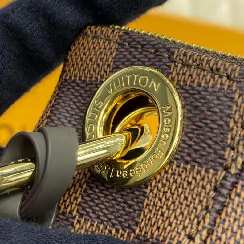 Louis vuitton locations Damier Eb LV Damier Ebene South Bank Besace