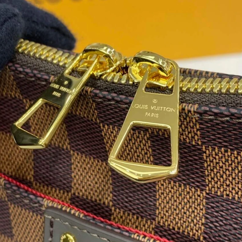 Louis vuitton locations Damier Eb LV Damier Ebene South Bank Besace