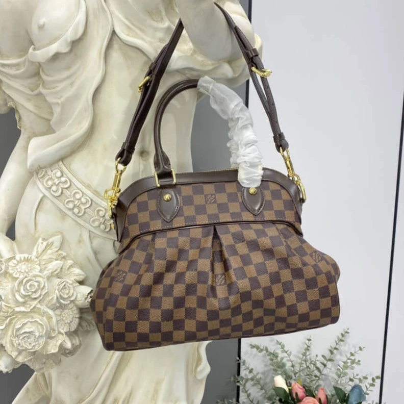 Mythick ru Golden Ha LV Damier Ebene Trevi PM