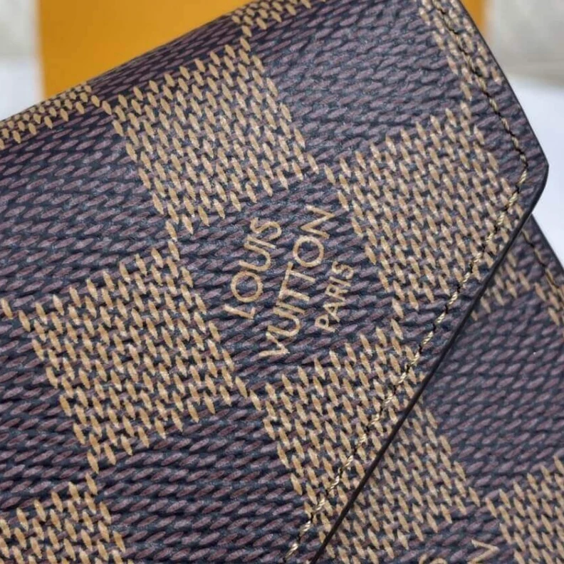 Mythick Grained c Louis Vuitton Damier Ebene Victorine Wallet Pink