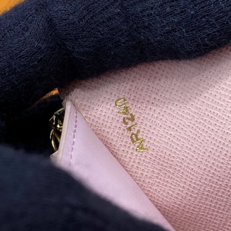 Mythick Grained c Louis Vuitton Damier Ebene Victorine Wallet Pink