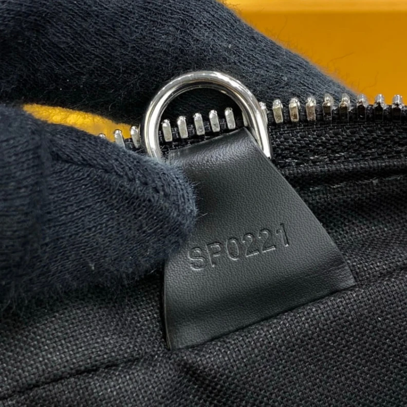 Replica bags lv The PorteD Louis Vuitton Damier Graphite Canvas Porte-Documents Voyage