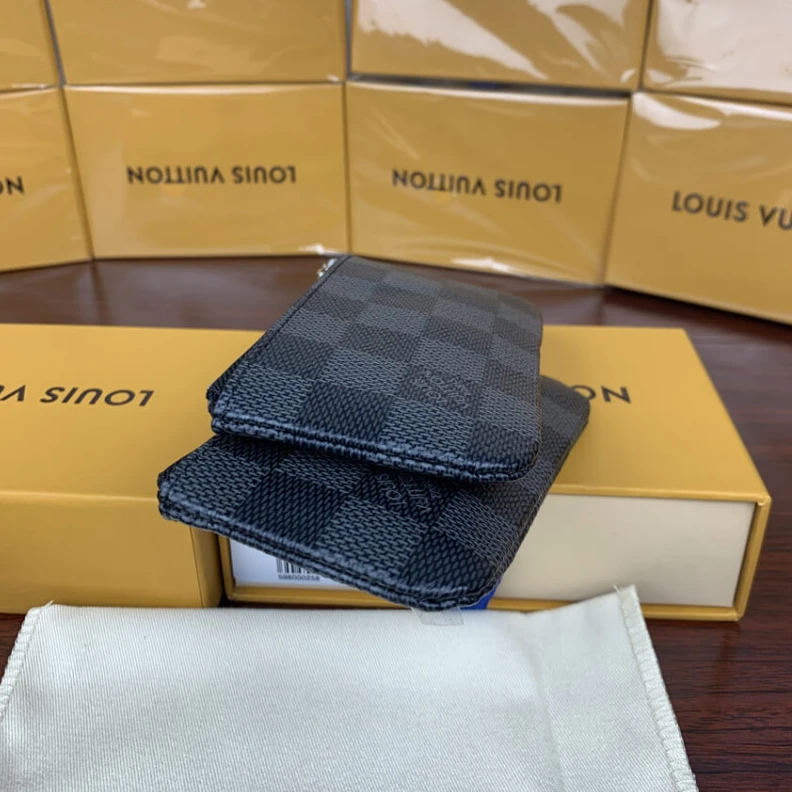 Mythick ru Key ring Louis Vuitton Damier Graphite Key Pouch