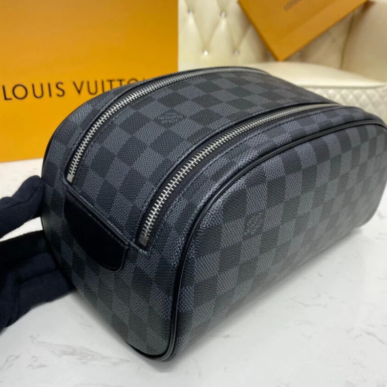 Lv belts replica Double zi Louis Vuitton Damier Graphite King Size Toiletry Bag
