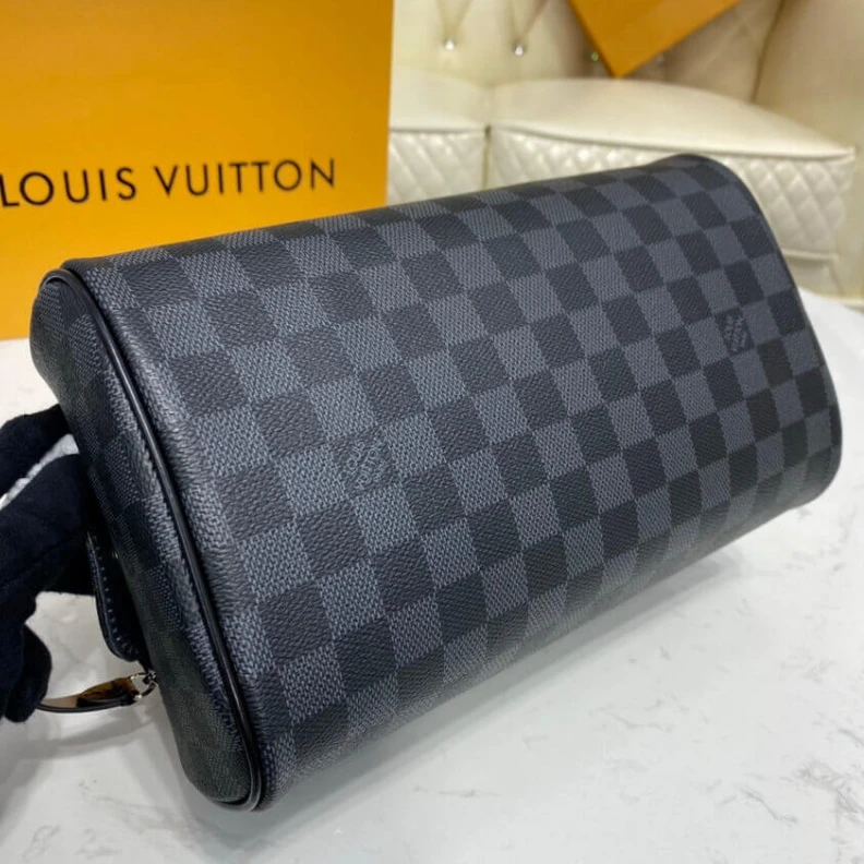 Lv belts replica Double zi Louis Vuitton Damier Graphite King Size Toiletry Bag