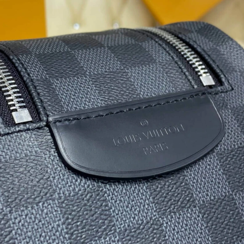 Lv belts replica Double zi Louis Vuitton Damier Graphite King Size Toiletry Bag