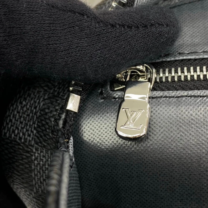 Lv belts replica Double zi Louis Vuitton Damier Graphite King Size Toiletry Bag