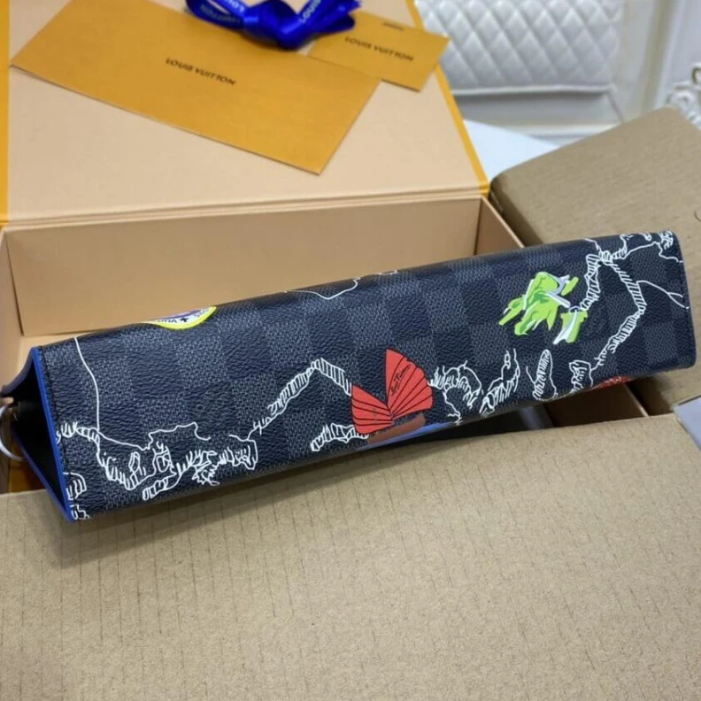 Mythick ru Damier Gr Louis Vuitton Damier Graphite Map Pochette Voyage MM
