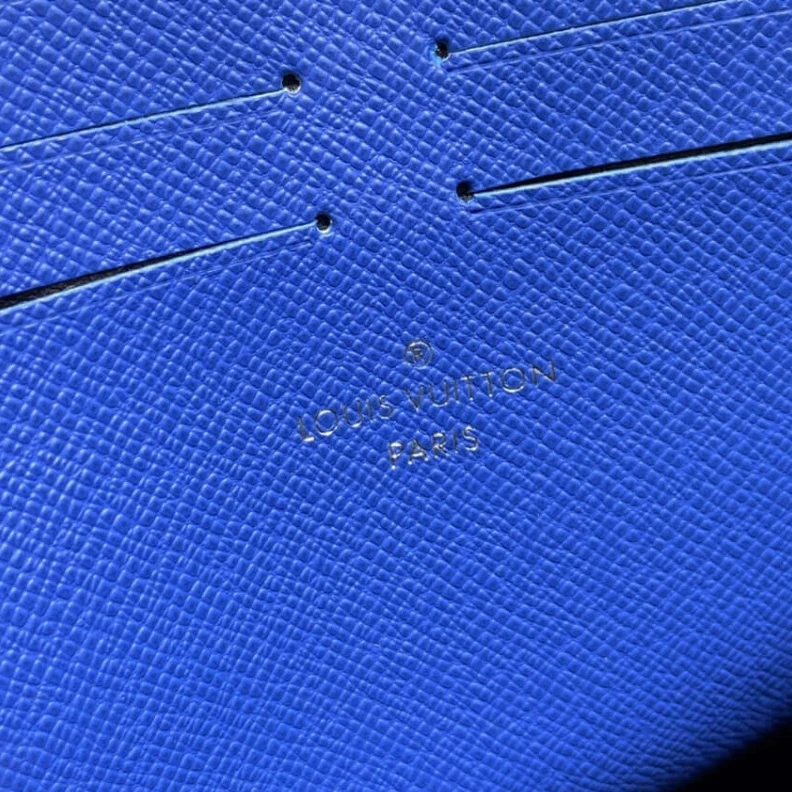 Lv belts replica The versat Louis Vuitton Damier Graphite Pochette Voyage MM