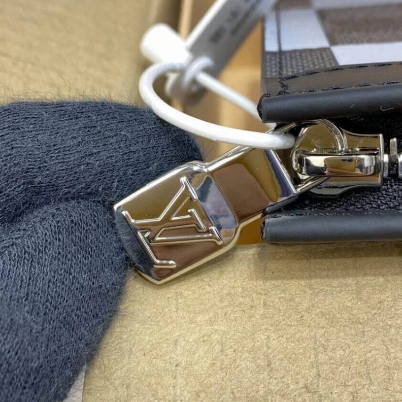 Mythick.ru Blue Dami Louis Vuitton Damier Graphite Pochette Voyage MM