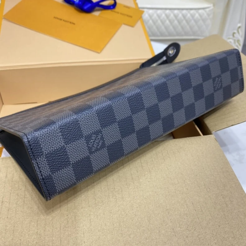 Replica bags lv Compact, v Louis Vuitton Damier Graphite Pochette Voyage MM