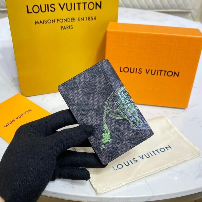 Mythick Outside f Louis Vuitton Damier Graphite Pocket Organizer