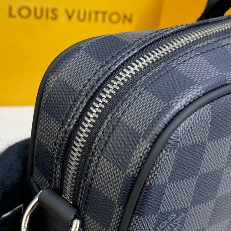 Mythick.ru Handle:Do Louis Vuitton Damier Graphite Porte-Documents Voyage PM