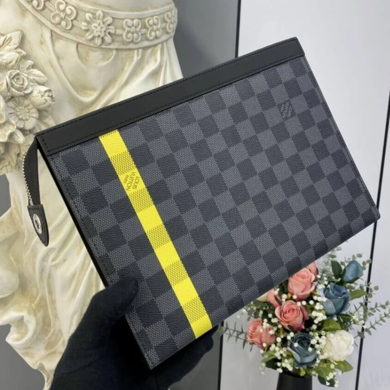 Mythick ru Zip closi Louis Vuitton Damier Graphite Stripe Pochette Voyage MM Yellow