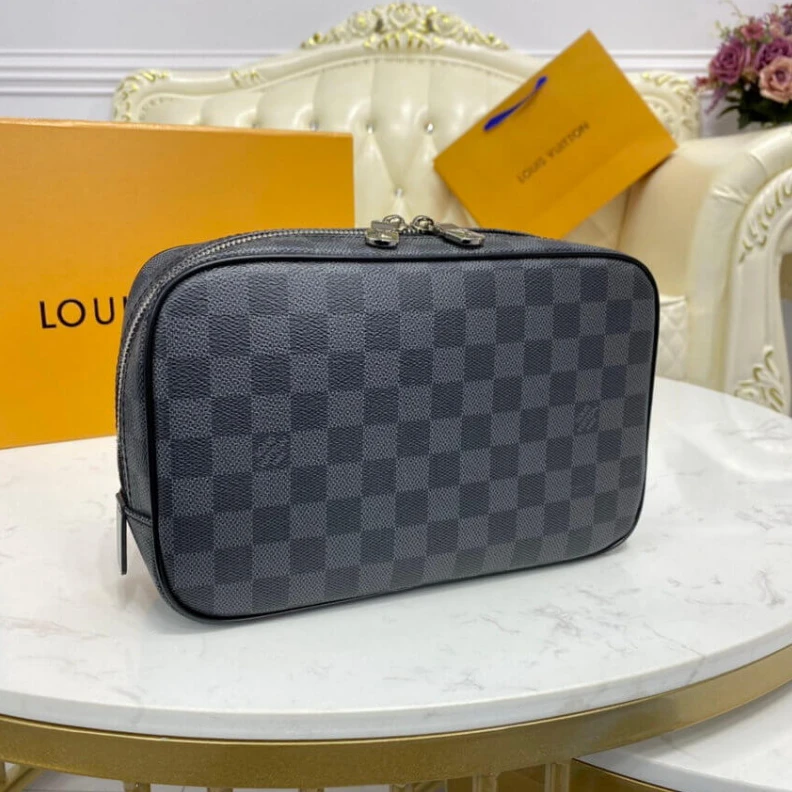 Mythick ru Vertical Louis Vuitton Damier Graphite Toilet Pouch GM