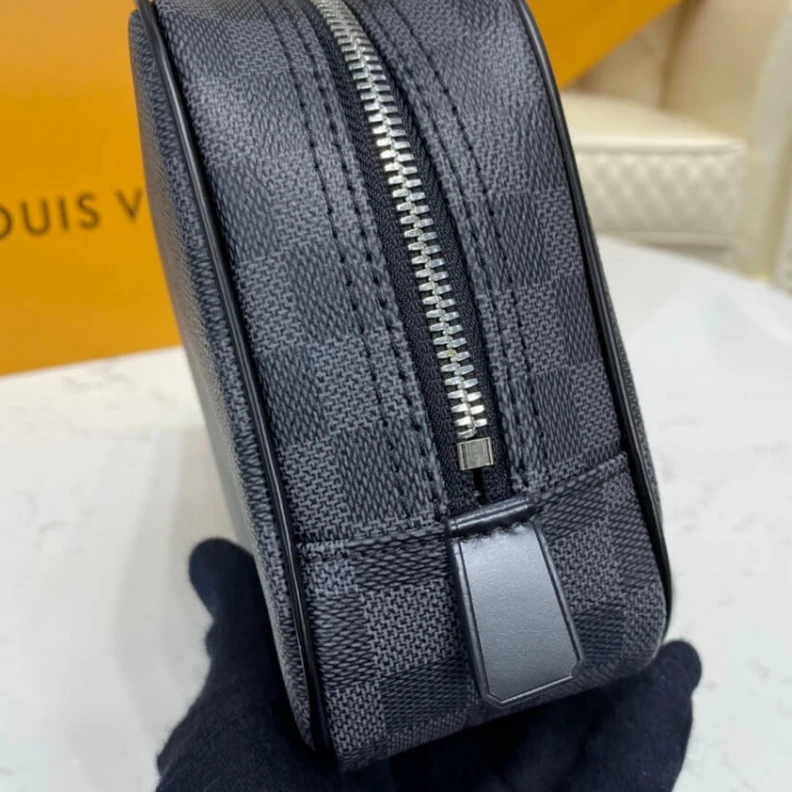 Mythick ru Vertical Louis Vuitton Damier Graphite Toilet Pouch GM