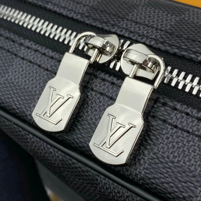 Mythick ru Vertical Louis Vuitton Damier Graphite Toilet Pouch GM
