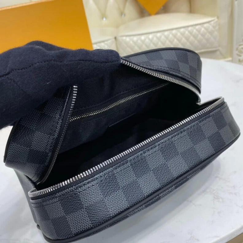 Louis vuitton locations Natural c Louis Vuitton Damier Graphite Toiletry Bag 25