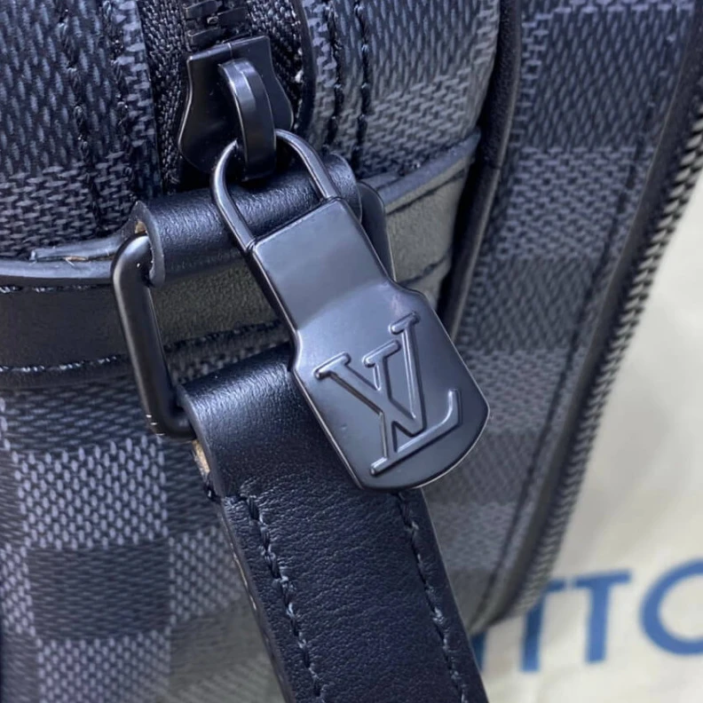 Replica bag Cowhide l Louis Vuitton Damier Graphite Utility Messenger Bag N40280