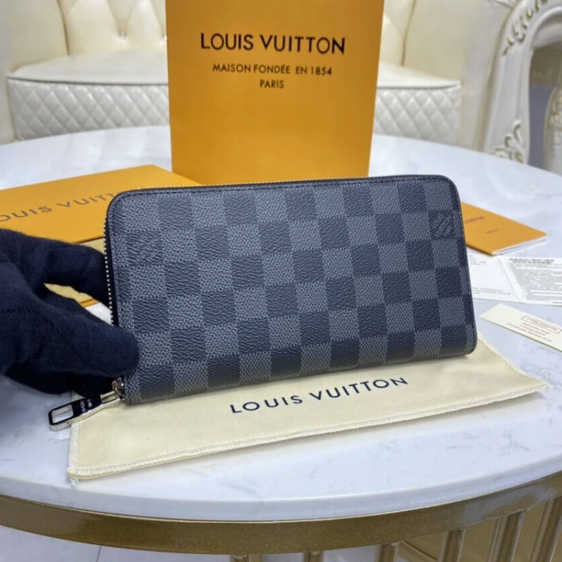 19.5 x 10 Louis Vuitton Damier Graphite Zippy Wallet