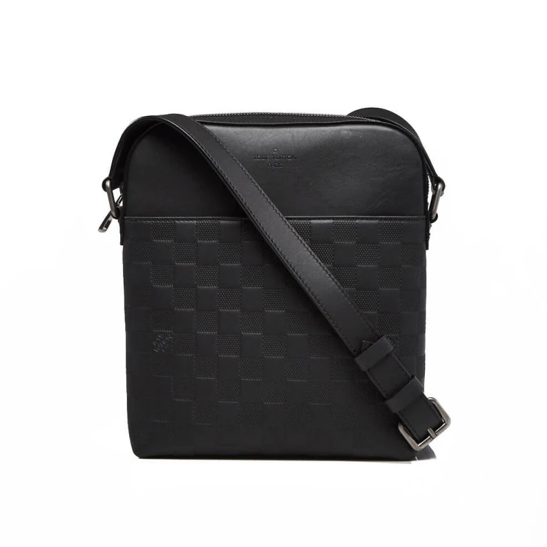 21 x 26 x Louis Vuitton Damier Infini Leather District Pochette