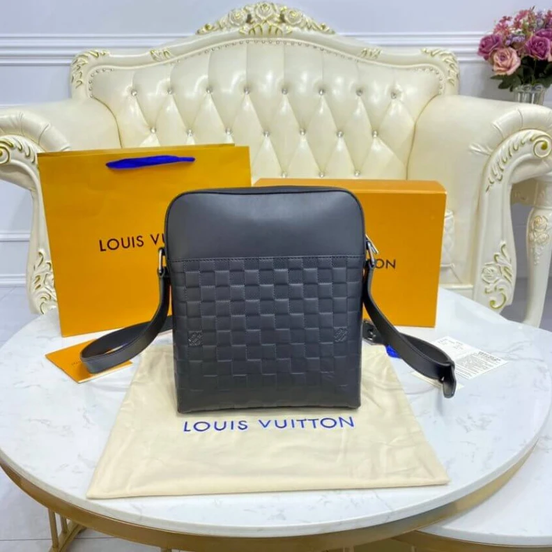 Lv belts replica 21 x 26 x Louis Vuitton Damier Infini Leather District Pochette