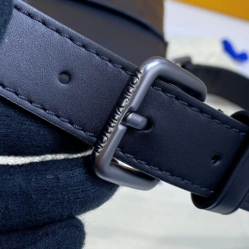 Lv belts replica 21 x 26 x Louis Vuitton Damier Infini Leather District Pochette