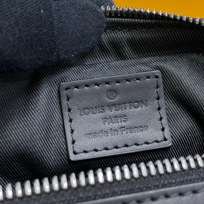 Lv belts replica 21 x 26 x Louis Vuitton Damier Infini Leather District Pochette