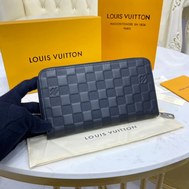 Mythick.ru 16 CC slo Louis Vuitton Damier Infini Leather Zippy Organizer