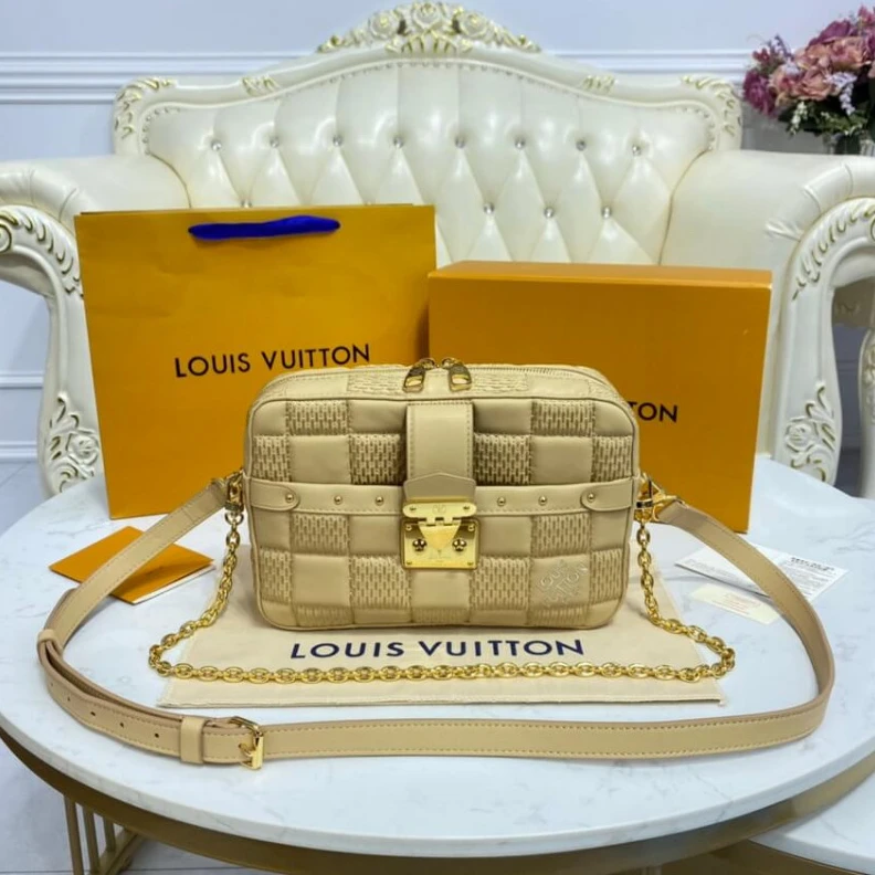 Replica bag Damier Qu Louis Vuitton Damier Quilt Lambskin Troca MM Beige