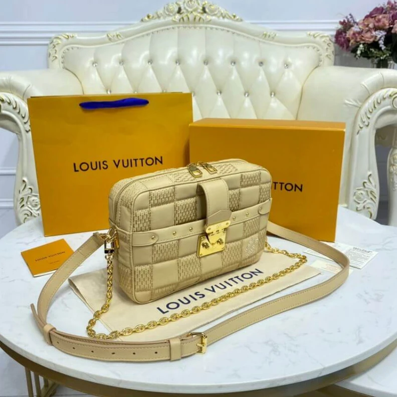 Replica bag Damier Qu Louis Vuitton Damier Quilt Lambskin Troca MM Beige