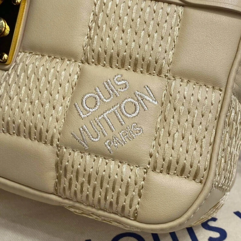 Replica bag Damier Qu Louis Vuitton Damier Quilt Lambskin Troca MM Beige
