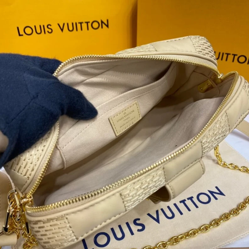 Replica bag Damier Qu Louis Vuitton Damier Quilt Lambskin Troca MM Beige