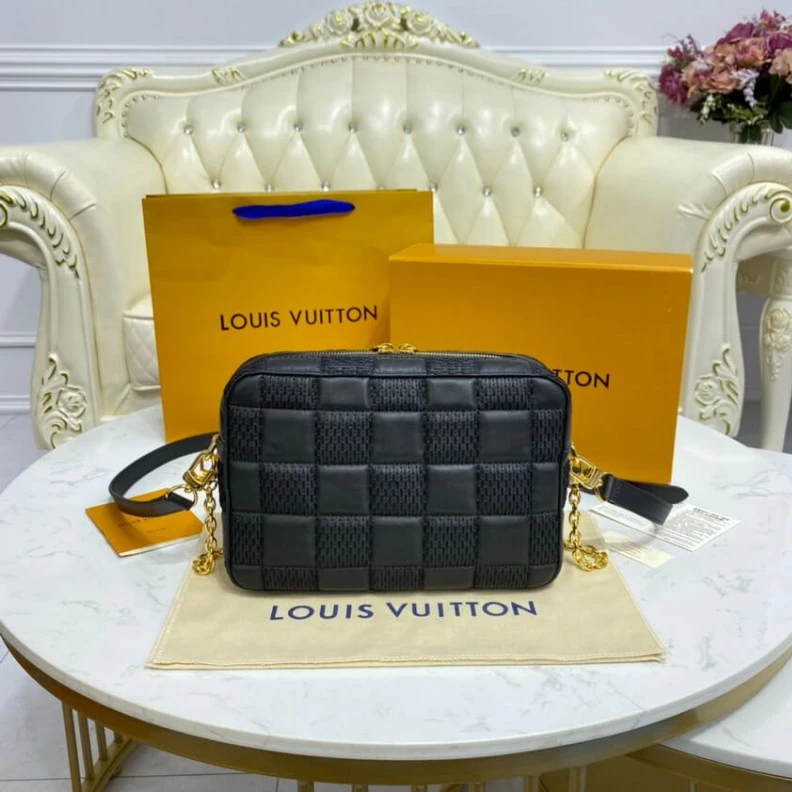 Lv belts replica Chain Dro Louis Vuitton Damier Quilt Lambskin Troca MM Black