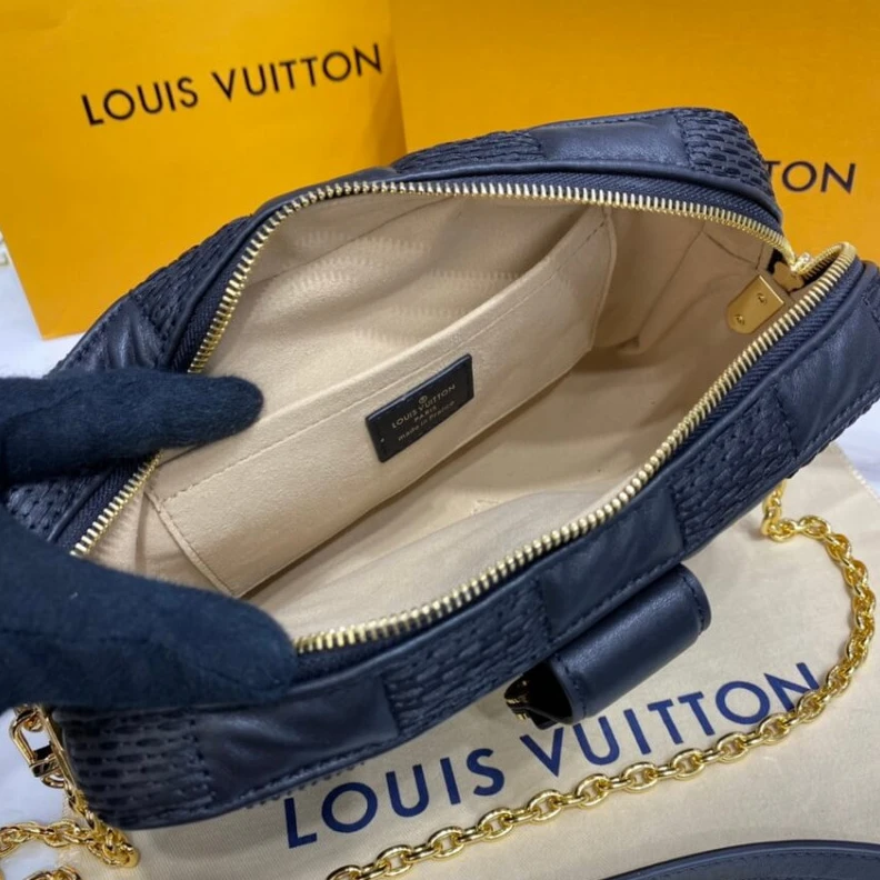 Lv belts replica Chain Dro Louis Vuitton Damier Quilt Lambskin Troca MM Black