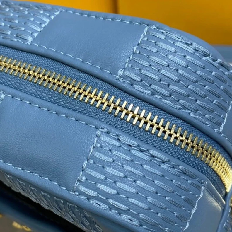 Mythick SLock Louis Vuitton Damier Quilt Lambskin Troca MM Blue